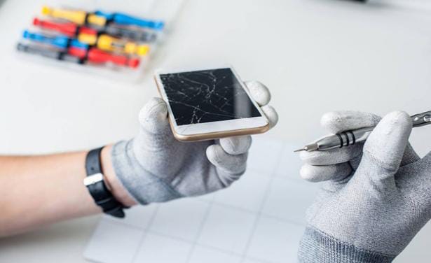 Preventing iPhone Screen Cracks from Worsening